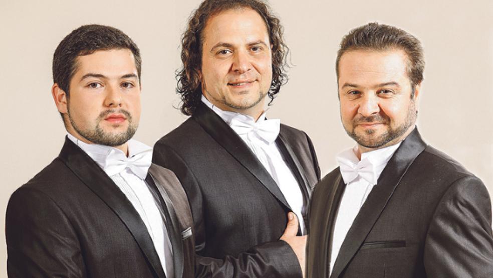 Die drei Sänger von »Sacralissimo« treten am 22. August in der Ditzumer Kirche auf. © Foto: privat