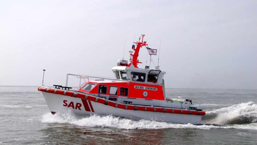 Für ein Plattbodenschiff war das Seenotrettungsboot »Wilma Sikorski« (Station Wangerooge) der Deutschen Gesellschaft zur Rettung Schiffbrüchiger am Dienstagabend im Einsatz. © Foto: Deutsche Gesellschaft zur Rettung Schiffbrüchiger 
