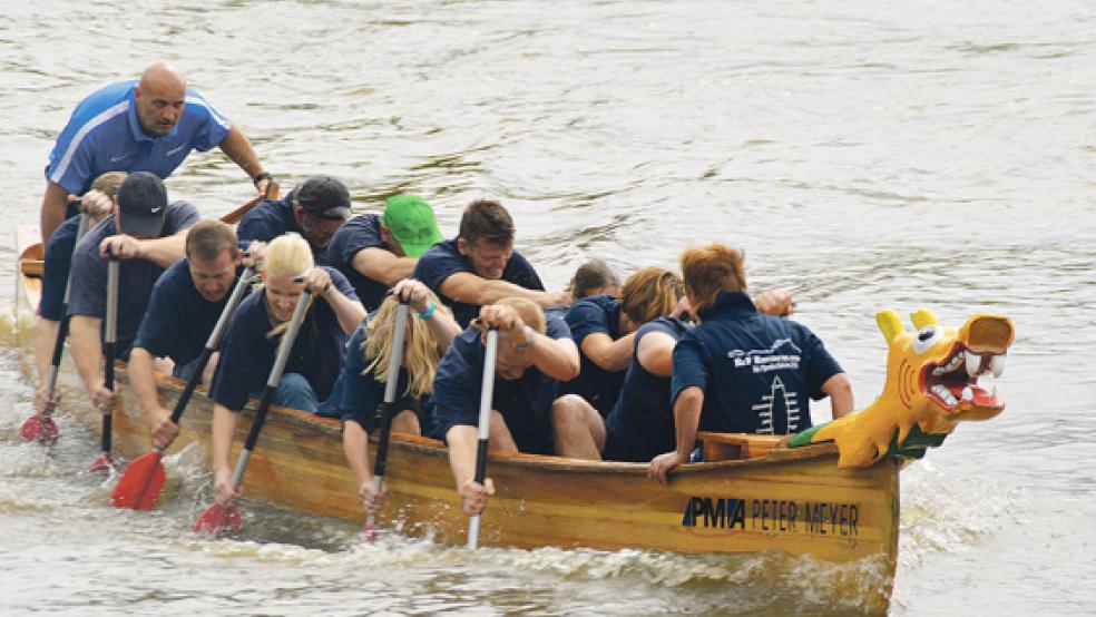 Die Reiter vom RuF Rheiderland saßen auch im Drachenboot fest im Sattel und belegten den 5. Platz im Sportcup.  © Fotos: Himstedt