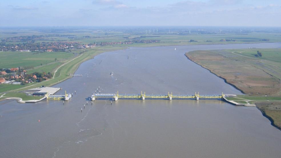 Das Ems-Sperrwerk wurde zum ersten Mal seit seiner Inbetriebnahme im Jahr 2002 einer Bauhauptwerksprüfung unterzogen. Mit dem nun vorliegenden Ergebnis zeigt sich der NLWKN als Betreiber zufrieden. © Foto: Landkreis Leer