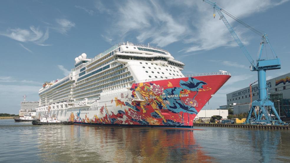 Die »Genting Dream« wurde heute erfolgreich aus dem Trockendock der Meyer-Werft ausgedockt und liegt nun im Hafen der Stadt. © Foto: Kolbe