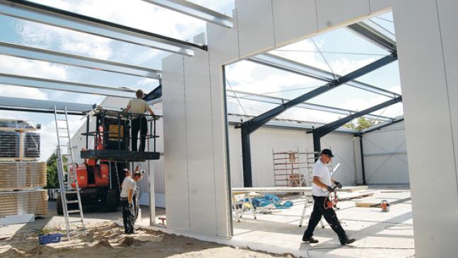 Neue Halle wird auch das Warenlager