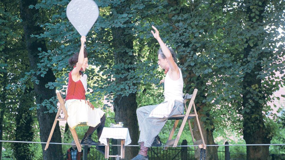 Die unterschiedlichsten Künstler verzauberten die Zuschauer im Park der Evenburg. © Fotos:Thorweger