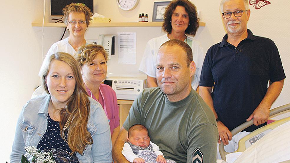 Mutter Kirstin (links) und Vater Torsten Wanke mit ihrer Tochter Merle. © Foto: privat