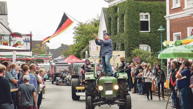 48 Gruppen und Wagen im Bunder Tross