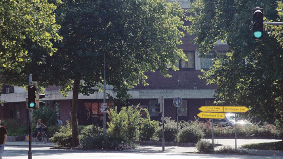 Anlässlich der Planungen zur Umgestaltung und Erweiterung des »Combi«-Marktkomplexes hat die Stadt Weener das Einzelhandelskonzept in Auftrag gegeben. © Foto: Szyska