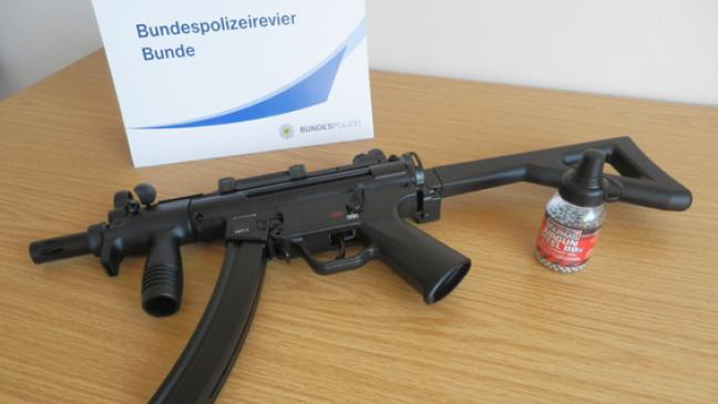 Mit MP-Attrappe an Grenze erwischt