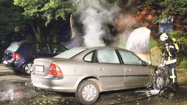 Fünfter Autobrand: Polizei sucht Zeugen
