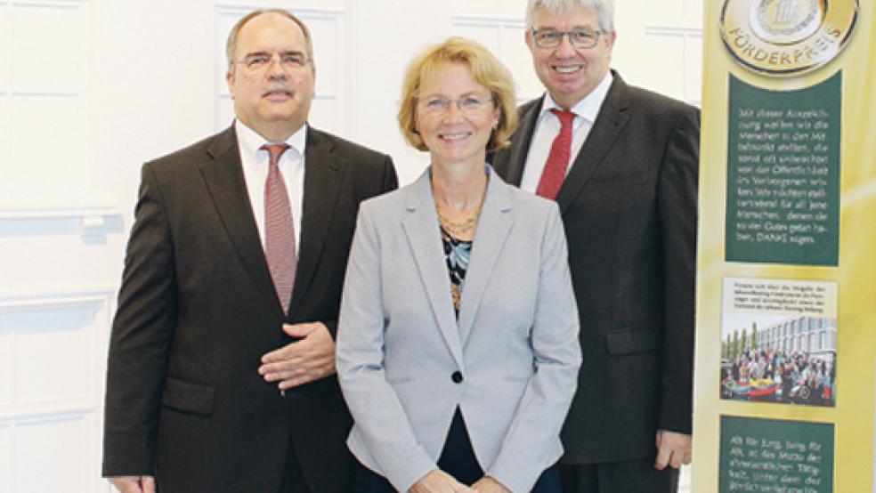 Bilden den neuen Vorstand der Johann Bünting-Stiftung (von links): Peter Detmers, Celia Hübl und Rolf Warnders. © Foto: privat