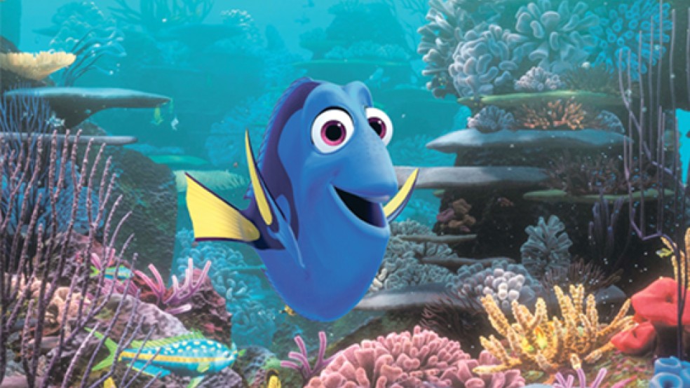 »Haben wir etwa geplant, dass wir uns treffen. Moment... Haben wir?« Die blaue Doktorfisch-Dame Dorie hat nach wie vor mit Gedächtnisaussetzern zu kämpfen.  © Foto: Disney-Pixar