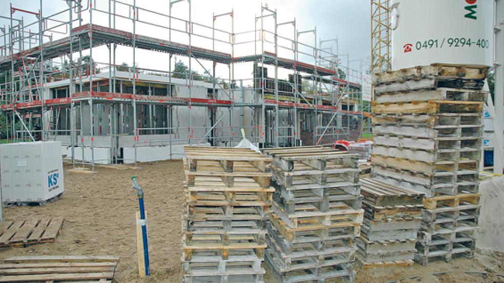 An der Straße »Zum Park« in Bunde entsteht derzeit die neue Zahnarzt-Praxis. © Foto: Szyska