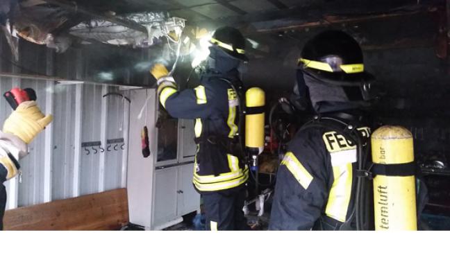 Garage in Bunde in Brand geraten