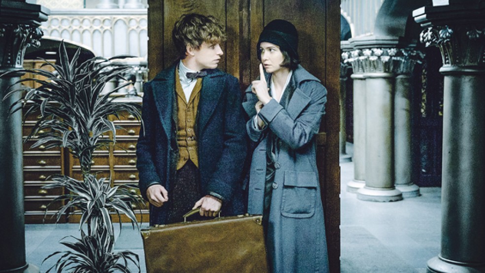 Gemeinsam begeben sich Newt Scamander (Eddie Redmayne) und Tina Goldstein (Katherine Waterston) auf die Suche. © Foto: privat