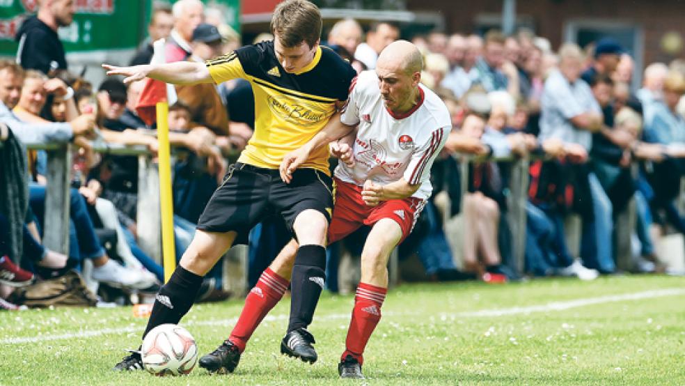 Packende Duelle lieferten sich die Jemgumer um Klaas Tielemann (r.) und die Struddener in der Vorsaison. © Foto: Bruins