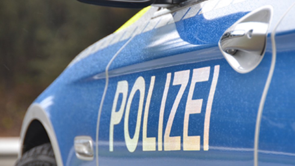 Bei einem Verkehrsunfall auf der Rheiderlandstraße in Papenburg wurde ein 31-jährige Frau schwer verletzt. Ein 31-jähriger und ein 68-jähriger Autofahrer sowie ein zweijähriges Mädchen zogen sich leichte Verletzungen zu. © Foto: Archiv