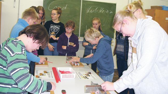 Solarmobile und Windräder