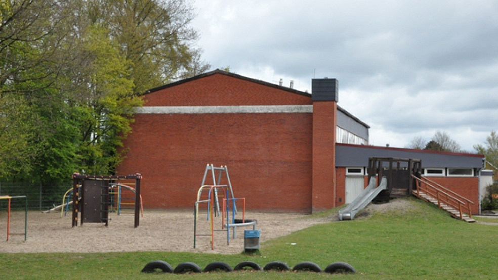 Die Turnhalle in Holthusen wird sowohl von Grundschule und Kindergarten als auch vom Sportverein genutzt. Nach Sanierungsarbeiten wird sie jetzt am Montag wieder freigegeben. © Foto: RZ-Archiv