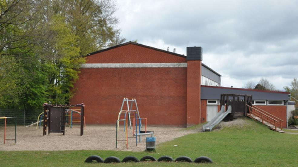 Die Turnhalle in Holthusen wird sowohl von Grundschule und Kindergarten als auch vom Sportverein genutzt. Nach Sanierungsarbeiten wird sie jetzt am Montag wieder freigegeben. © Foto: RZ-Archiv