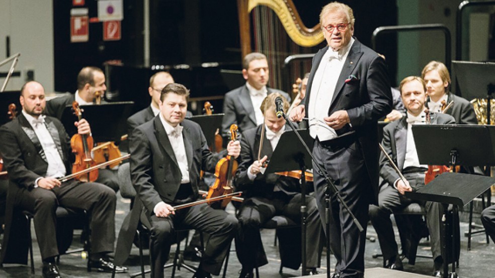 Der bekannte Pianist und Dirigent Justus Frantz kommt mit der »Philharmonie der Nationen« nach Papenburg. © Foto: privat