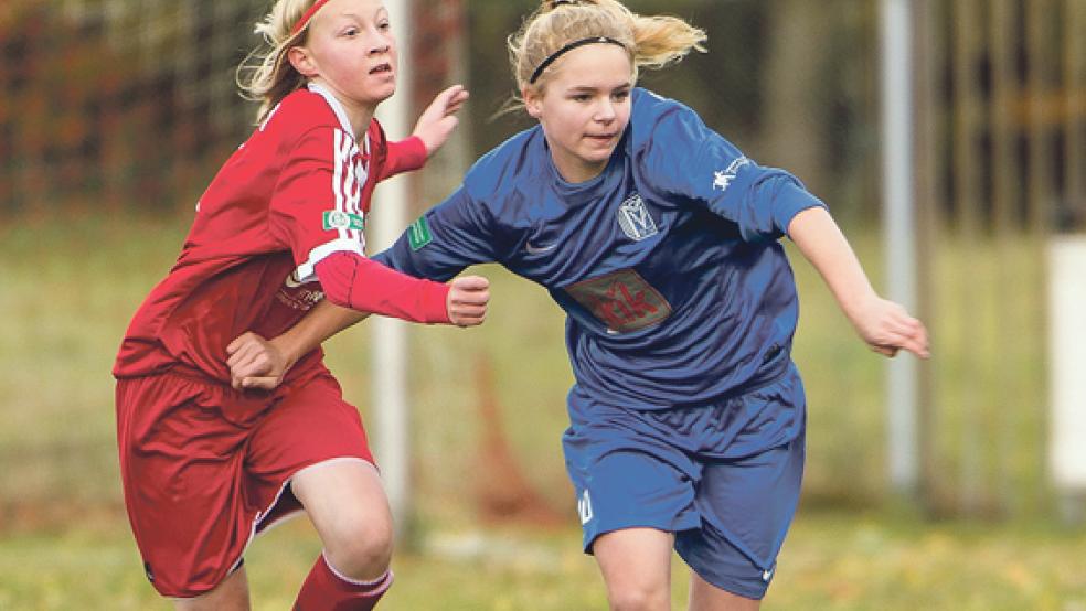 Für den SV Meppen ist Lara-Marie Cordes (rechts) in der Bundesliga unterwegs. Morgen streift sich das Nachwuchstalent zum ersten Mal das Nationaltrikot über. © Foto: Leißing