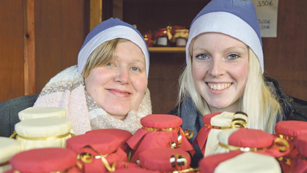 Die selbstgemachten Marmeladen, Liköre und Backmischungen im Glas von Hanna Wolters und Carina Buising kamen auf der Heide gut an. © Foto: Himstedt