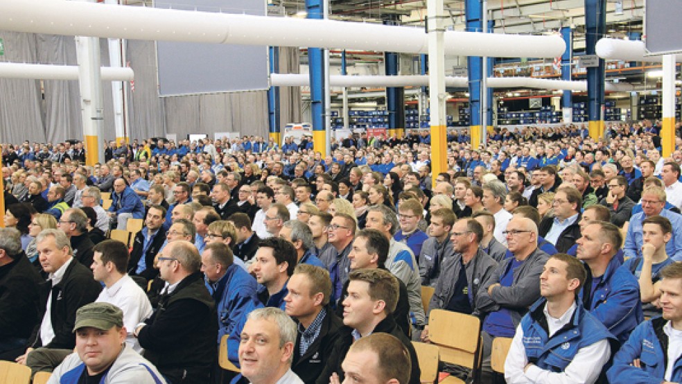 Rund 5000 Mitarbeiter nahmen heute an der Betriebsversammlung im Emder VW-Werk teil. © Foto: VW