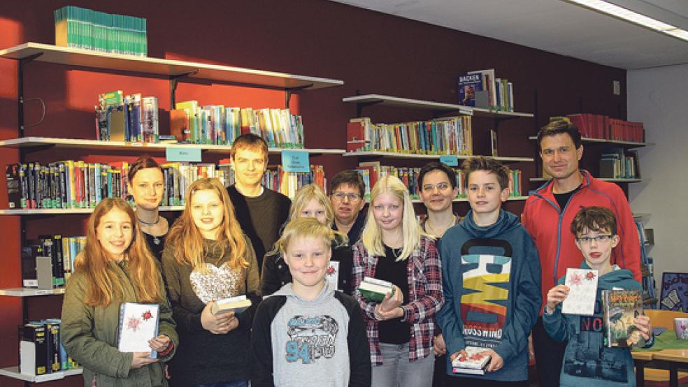 Ein Vorlesewettbewerb wurde wieder an der Oberschule in Weener veranstaltet. Pascal Frey überzeugte mit der Geschichte »Im Bann des Tornados« und holte sich den Schulsieg.  © Foto: Oberschule Weener 