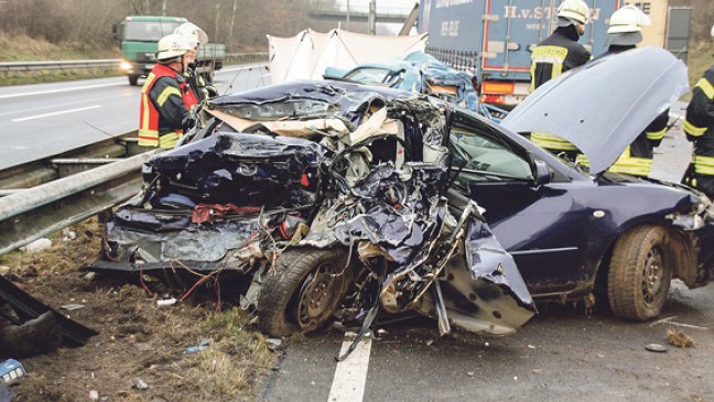 Eine Tote und drei Verletzte auf A 31