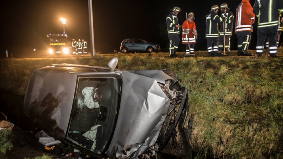 Bei einem Unfall in Veenhusen ist ein 20-Jähriger aus Bunde verletzt worden.  © Foto: Klemmer