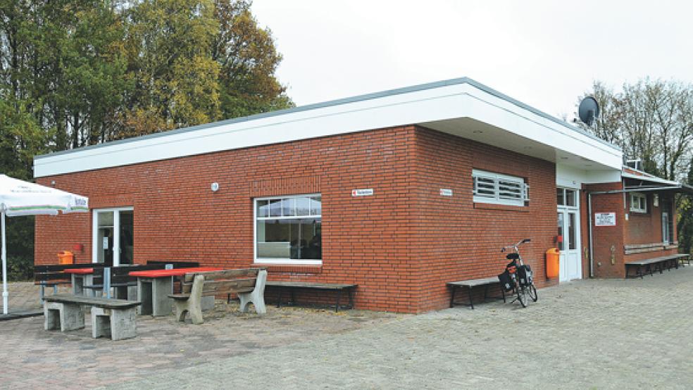 Der neue Sportfunktionsraum des SC 04 Leer steht direkt am Sportgelände an den Schrebergärten. © Foto: Wolters