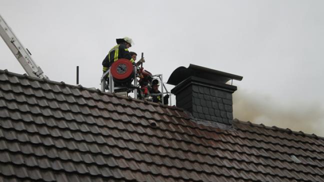 Schornstein brannte mit 250 Grad Hitze