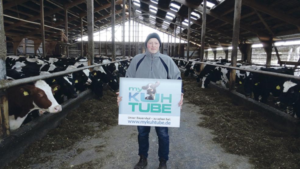 Das neue »my KuhTube-Schild« soll schon bald den Hof als Teil des Projektes kennzeichnen. © Foto: Muising