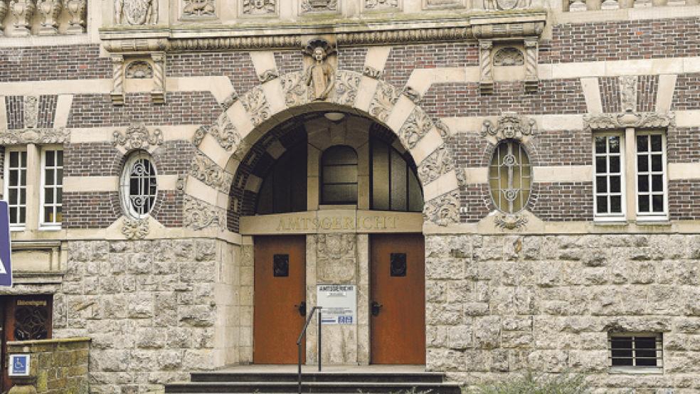 Der Prozess um die Diskothekenschlägerei am Neuen Markt, bei der drei Polizisten teils schwer verletzt worden waren, wird am Amtsgericht Emden am 20. Januar fortgesetzt.  © Foto: EZ