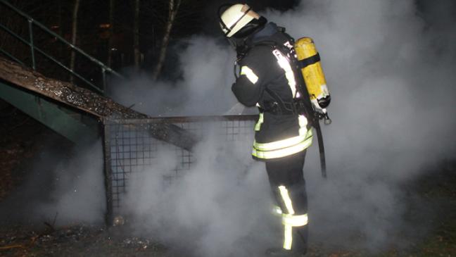 Abfallhaufen brennt