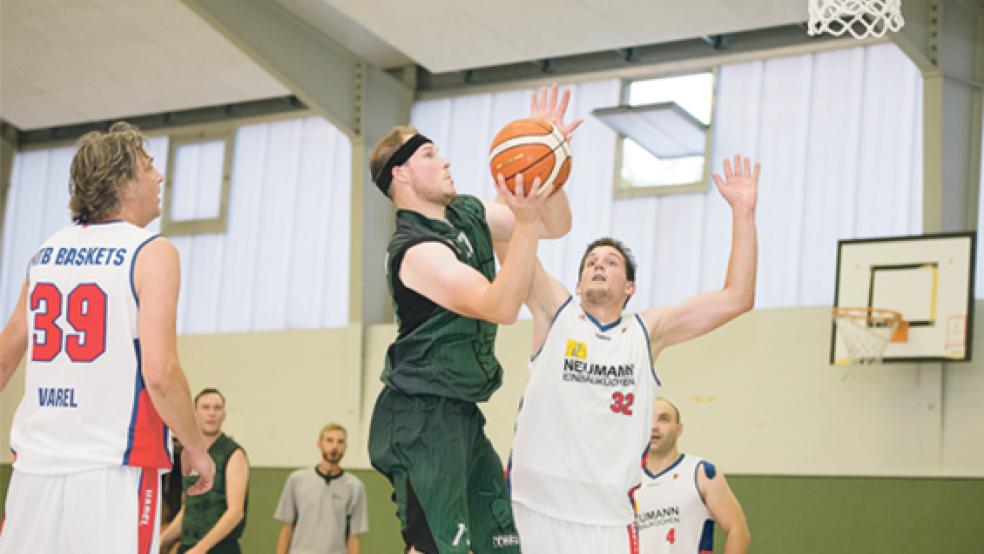 Das Hinspiel hatte der BSV um Daniel Röttmann gewonnen. In der Rückrunde musste er sich gegen Varel geschlagen geben. © Foto: Mentrup
