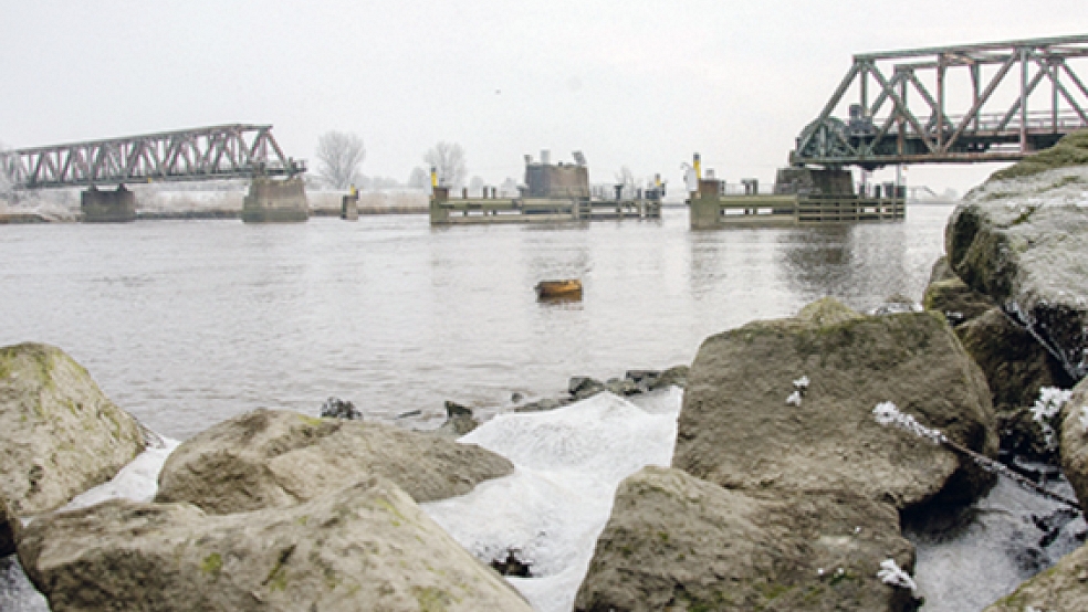 Die juristische Auseinandersetzung mit dem Unglück an der Friesenbrücke ist beendet. Die Reparatur wird noch auf sich warten lassen. © Foto: Hanken