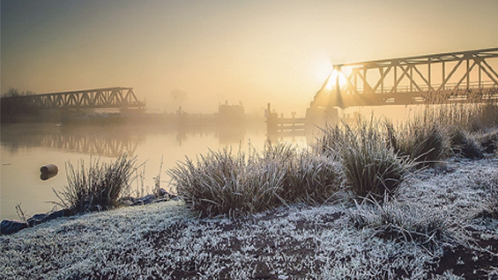 Der Nebel um die Zukunft der Friesenbrücke soll sich heute ein Stück weit lichten. In Hannover werden die Reparaturvarianten beraten © Leserfoto: Jan Roskamp