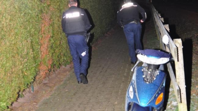 Motorroller lag auf Bunder Bahngleis