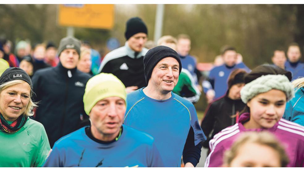 Eine gute Stimmung herschte unter den Läuferinnen und Läufern beim Winterlauf in Stapelmoor. © Foto: Mentrup