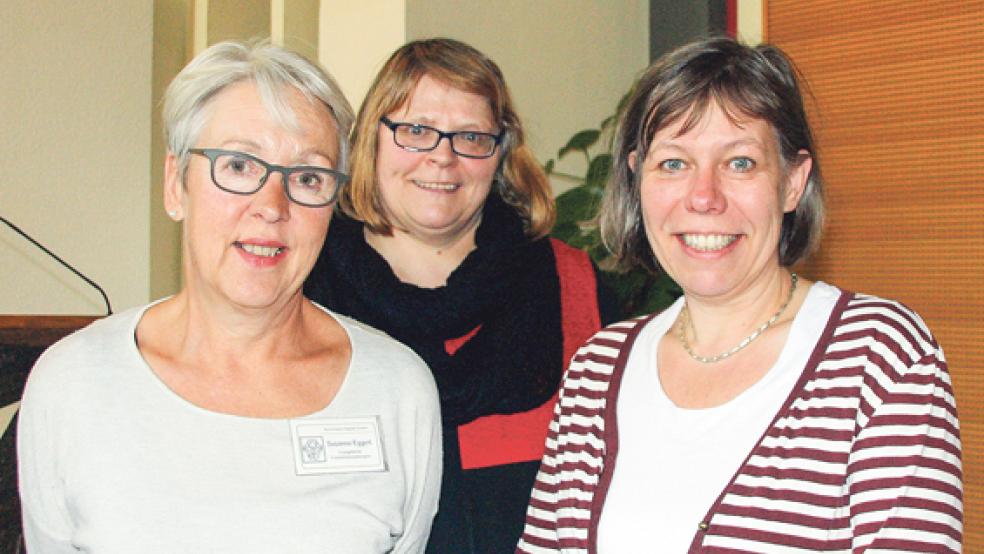 Pastorin Susanne Eggert (links) und Pastoralreferentin Helen Reiners (Mitte) heißen die Pastorin Etta Kumm (rechts) im Team der Borro-Seelsorge willkommen. © Foto: privat