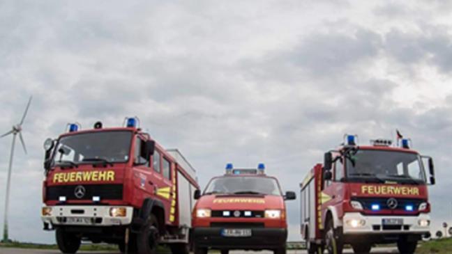 Feuerwehr öffnet Tür