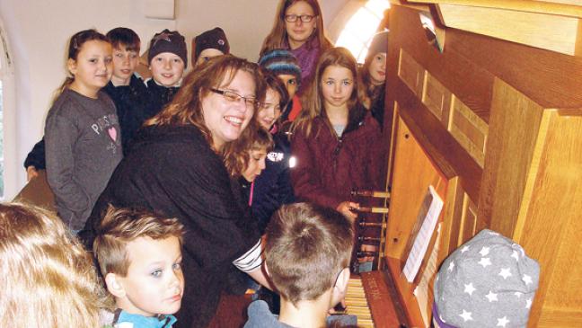 Musikunterricht führt in die Kirche