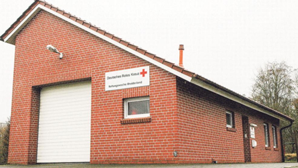 Die Rettungswache des Deutschen Roten Kreuzes (DRK) an der Straße »Am Mölenland« in Bunde wurde im Mai 2006 offiziell in Betrieb genommen. Nun empfiehlt ein Gutachter, die Verlegung um drei Fahrminuten nach Norden zu prüfen. © Foto: Szyska