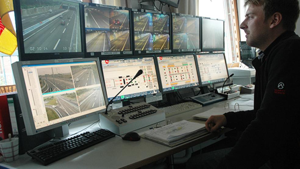 Der Rauchmelder in der Südröhre des Emstunnels hat ausgelöst. Ein Feuer wurde nicht entdeckt. Vielleicht war dichter Abgasqualm die Ursache, vermutet die Autobahnpolizei. © Foto: RZ-Archiv