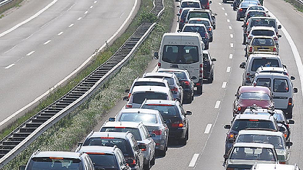 Vier Verletzte gab es am Dienstag bei einem Unfall vor dem Emstunnel auf der A 31. © Foto: Archiv