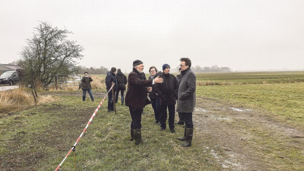 Arnold Venema - im Vordergrund links - im Gespräch mit Dr. Stefan Birkner (rechts) © Foto: privat