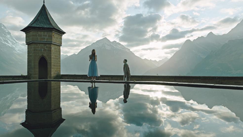 Von wegen Idylle: In dem mysteriösen Wellness-Ressort passieren höchst merkwürdige Dinge, denen der ehrgeizige junge Manager Mr. Lockhart (Dane DeHaan) auf den Grund zu gehen versucht.  © Foto: 20th Century Fox