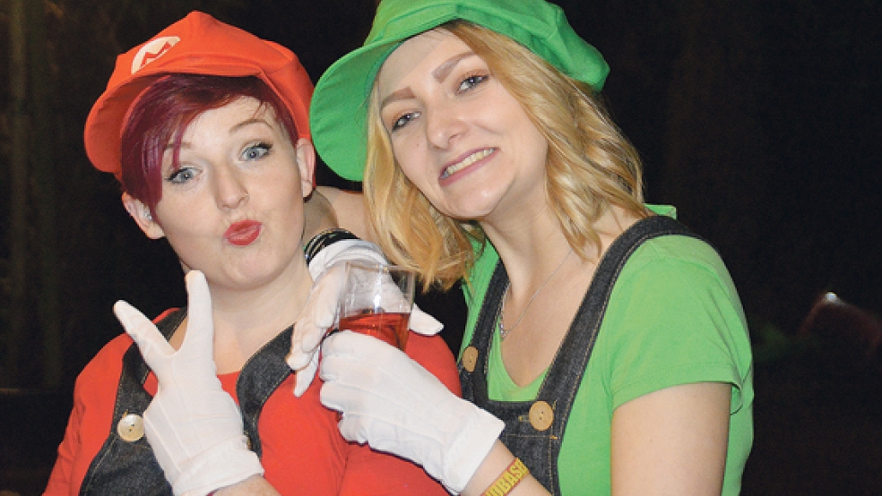 Zwei Damen verkleideten sich als Mario und Luigi. © Fotos: Himstedt