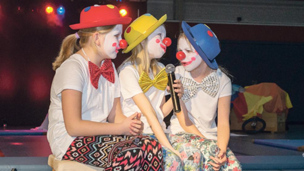 In Schale geworfen hatten sich alle Teilnehmer der Bunder Sportshow. Eine große Rolle nahmen dabei nicht nur diese drei kleinen Clowns ein.  © Foto: Mentrup