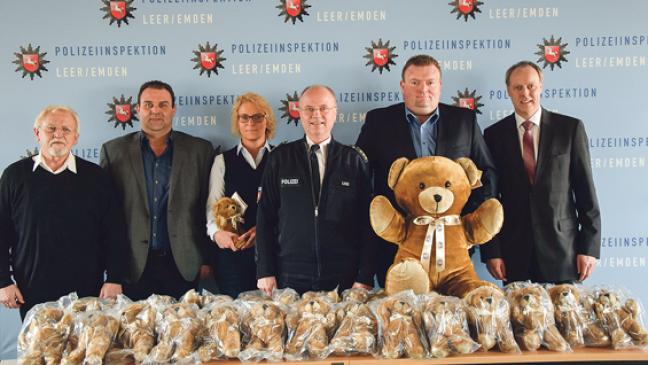 200 neue Teddybären für11 Kinder in Notlagen